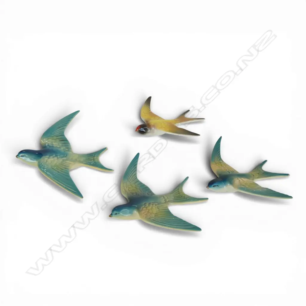 4 CROWN LYNN 'SWALLOW' BIRD WALL HANGINGS No. 547 - 2 & 3, one unstamped, faults L.140mm Image 1++