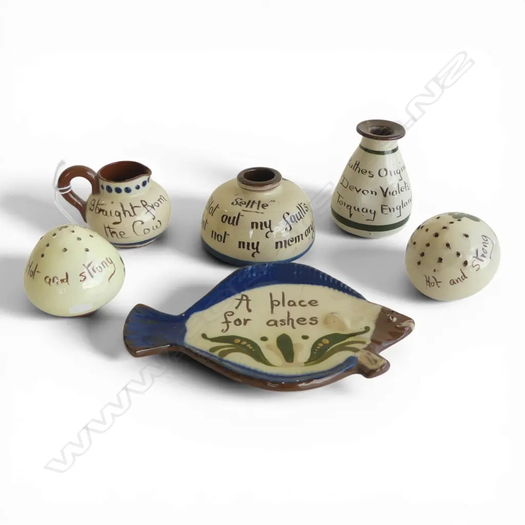 GROUP OF 6 SMALL ROYAL TORQUAY ITEMS INCL. ASHTRAY, INK POT, SML JUG, 2 X PEPPER SHAKERS (ONE WITH CHIPPED GLAZE) Image 1++