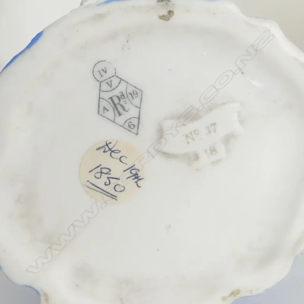 3 B/W PARIAN WARE JUGS w. APPLIED DECORATION H.290mm chips Image 1++