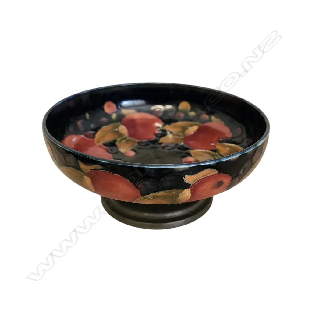 WILLIAM MOORCROFT POMEGRANATE BOWL, BASE STAMPED TUDRIC Image 1++