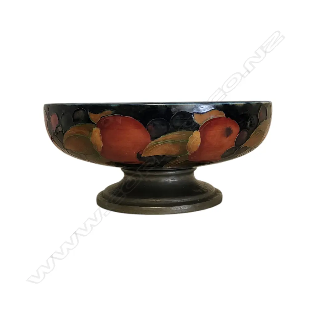 WILLIAM MOORCROFT POMEGRANATE BOWL, BASE STAMPED TUDRIC Image 1++