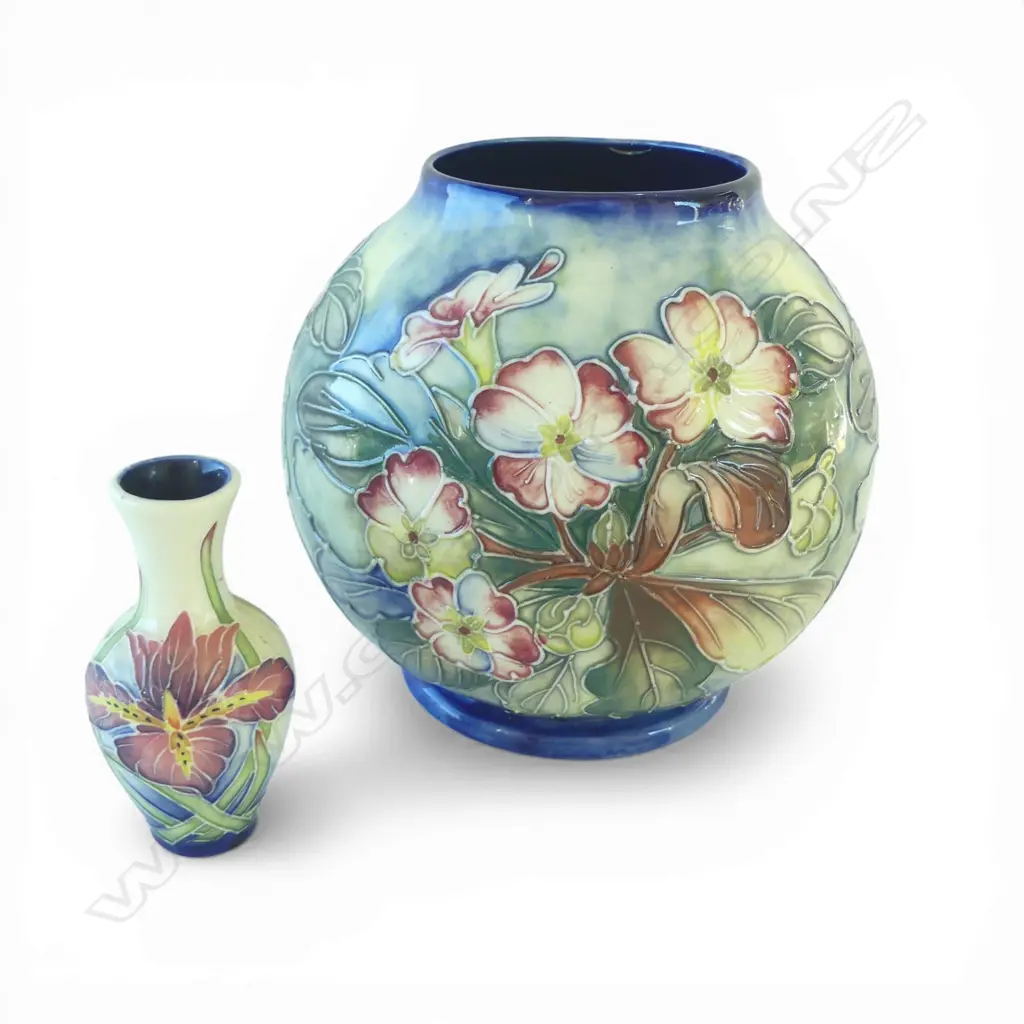 2 OLD TUPTON WARE VASES H.155mm Image 1++