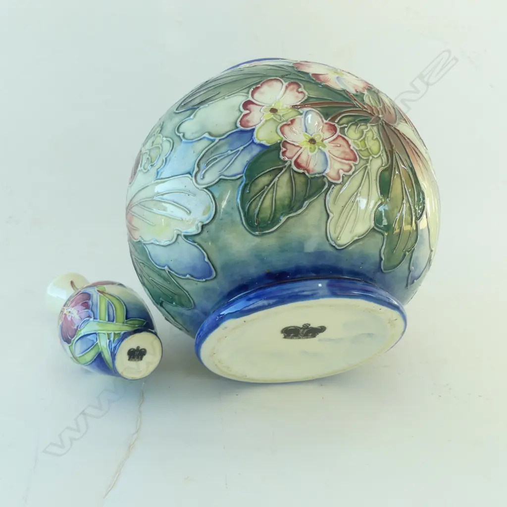 2 OLD TUPTON WARE VASES H.155mm Image 1++