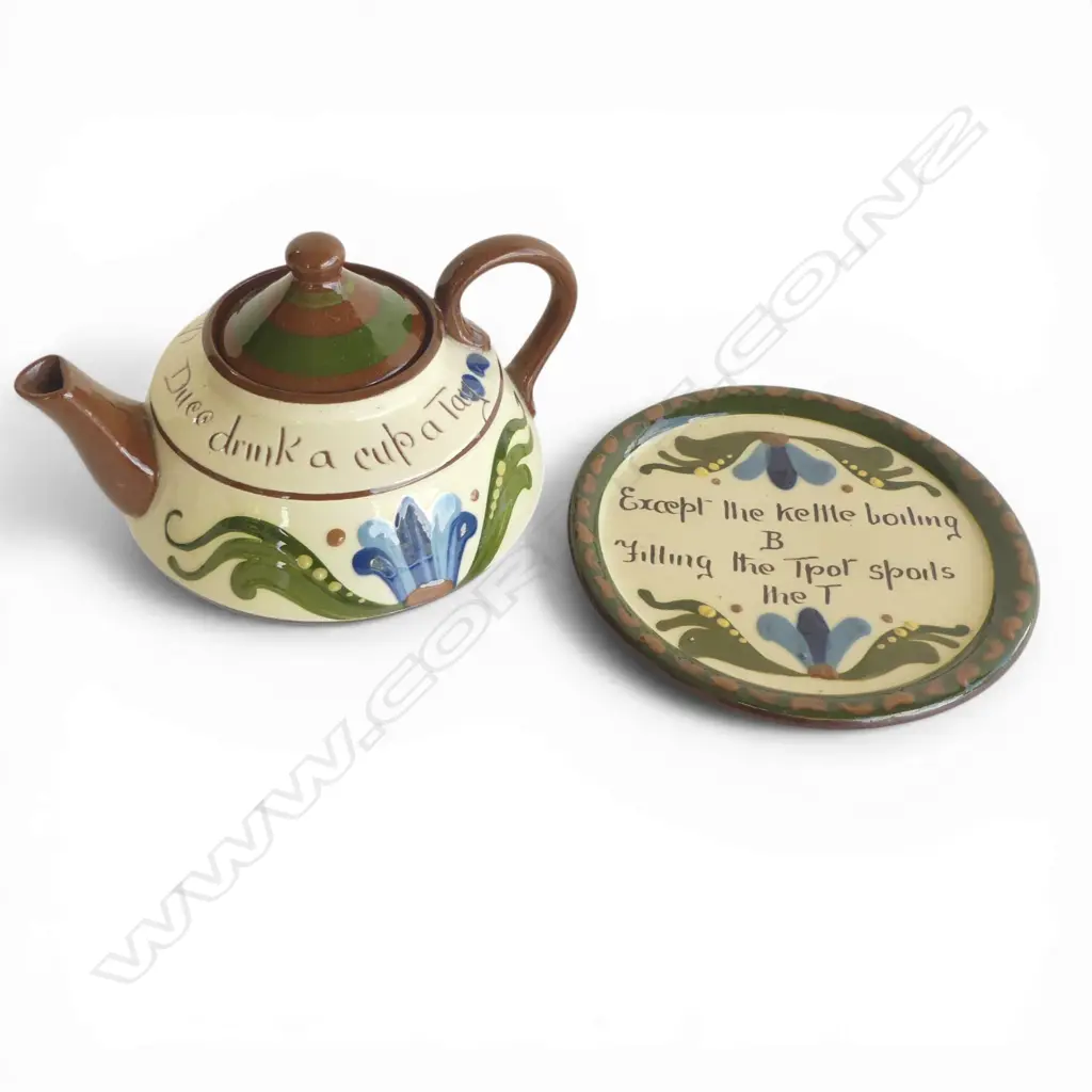 TWO ROYAL TORQUAY WARE - TEA POT AND PLATE (PLATE HAS CHIPS TO UNDERSIDE) Image 1++