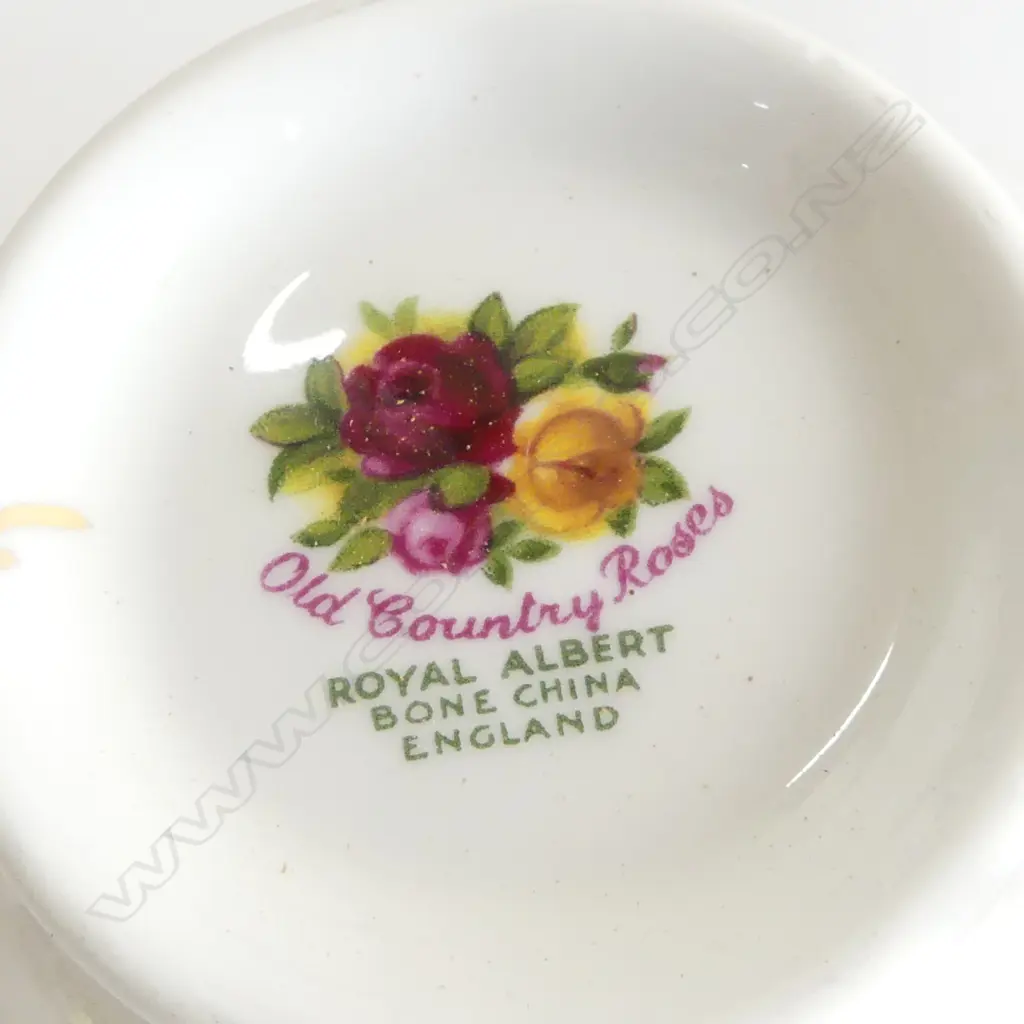 6 ROYAL ALBERT OLD COUNTRY ROSES TRIOS Image 1++