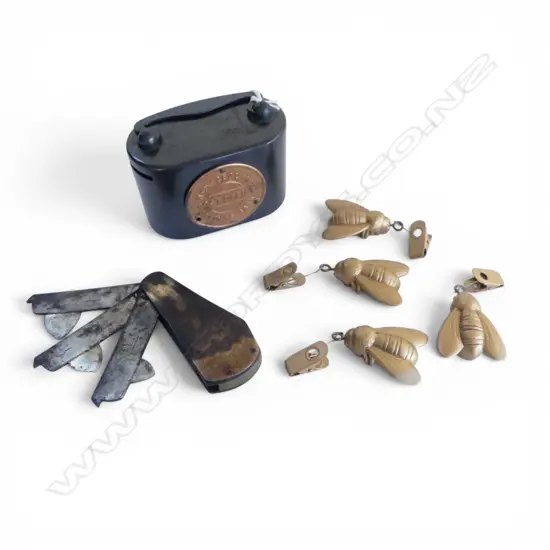 4 BEE HOOKS, FOLDING KNIFE, NZ POST OFFICE SAVINGS BANK