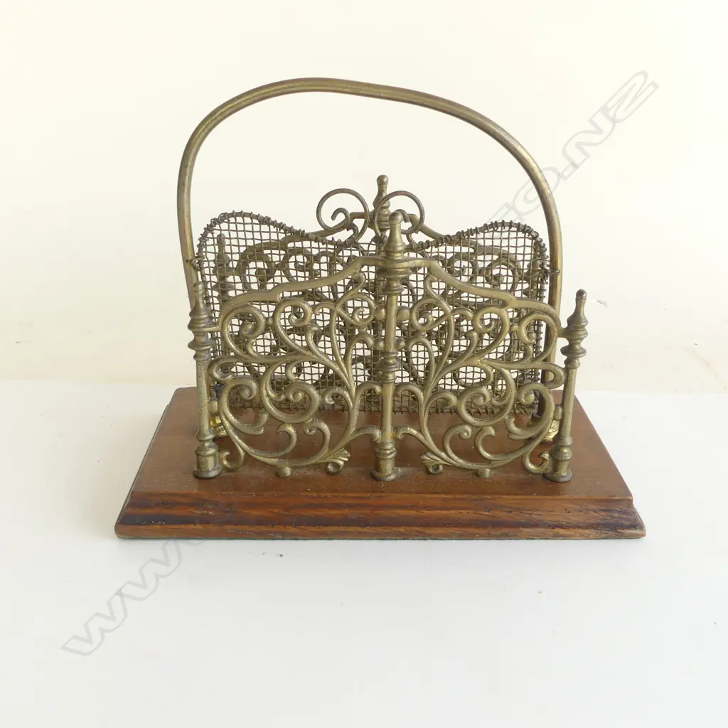 ORNATE VICTORIAN BRASS LETTER HOLDER Image 1++