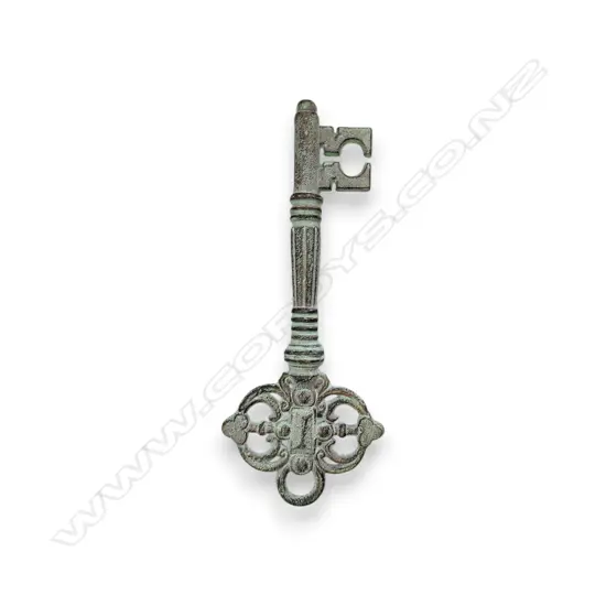 ANTIQUE STYLE KEY