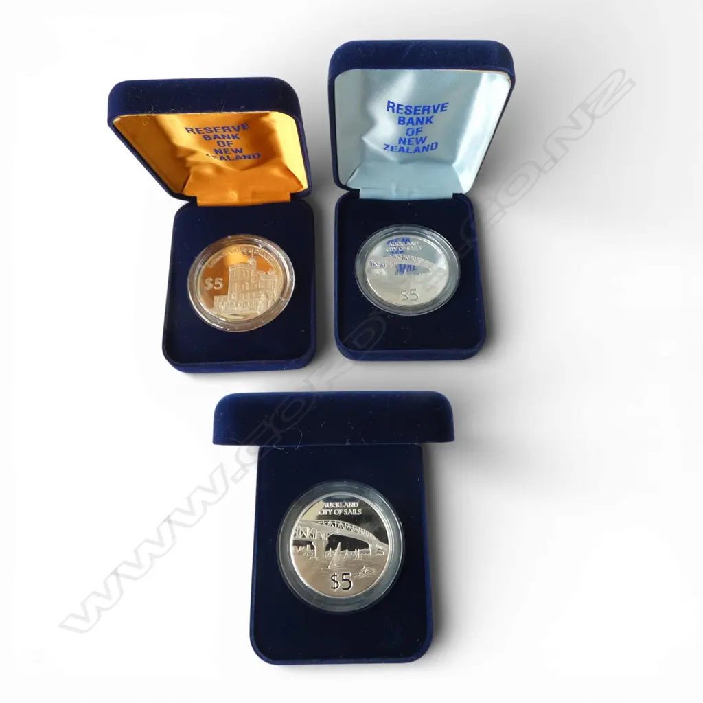 2 CASED 1996 AUCKLAND CITY OF SAILS .925 PROOF $5 COINS 56.56gms TW + 1998 DUNEDIN CITY .925 PROOF COIN 29gms Image 1++