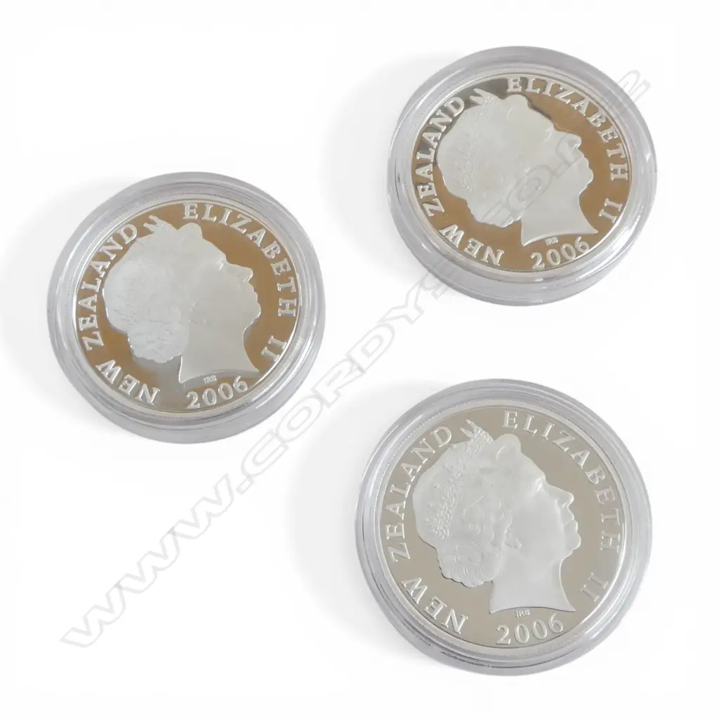 CASED N.Z. NARNIA, THE LION, THE WITCH AND THE WARDROBE 3x 1oz .999 SILVER & GOLD PLATED PROOF COIN SET Image 1++