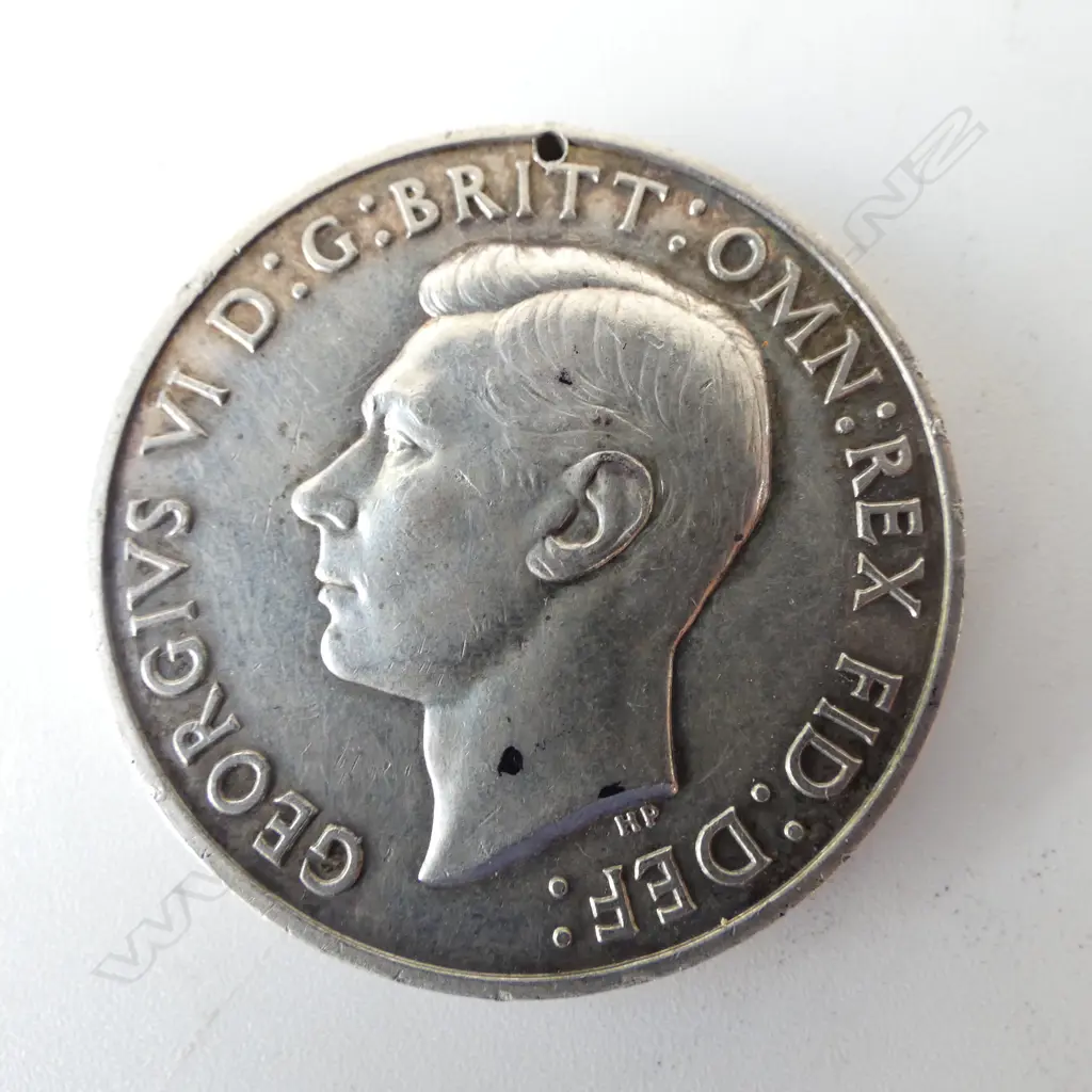 SILVER LONG SERVICE & GOOD CONDUCT MEDAL, TG LLOYD NZ9373 COA, HMNZS BELLONA, 29gms Image 1++