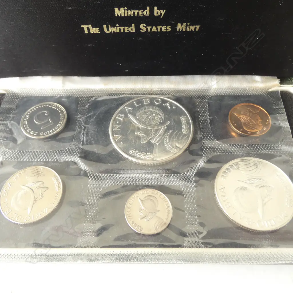 1967 PANAMA SILVER PROOF SET .9213oz. SILVER + CASED 1974 TRINIDAD & TOBAGO 8 COIN PROOF SET w. 2 .925 SILVER COINS Image 1++