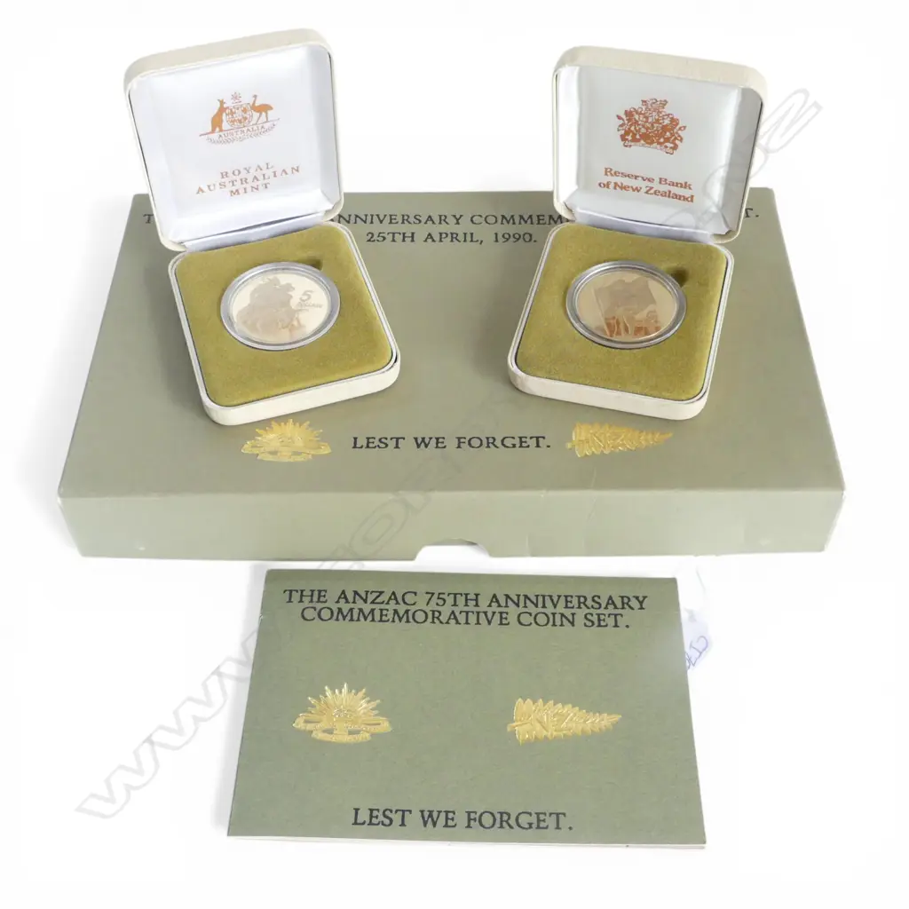 BOXED 1990 N.Z. & AUS. ANZAC 75th ANNIVERSARY COMMEMORATIVE ALUMINIUM BRONZE $5 COIN SET Image 1++