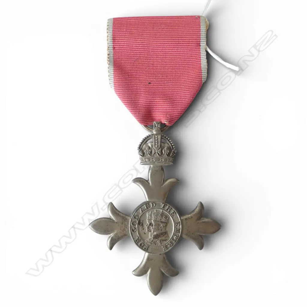 CASED MBE CIVIL MEDAL George V to reverse Image 1++