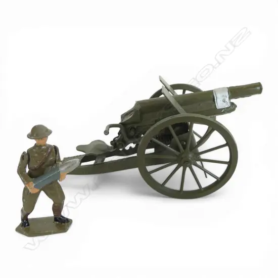 VINTAGE BRITAINS LEAD MODEL ROYAL CONON & LOADER