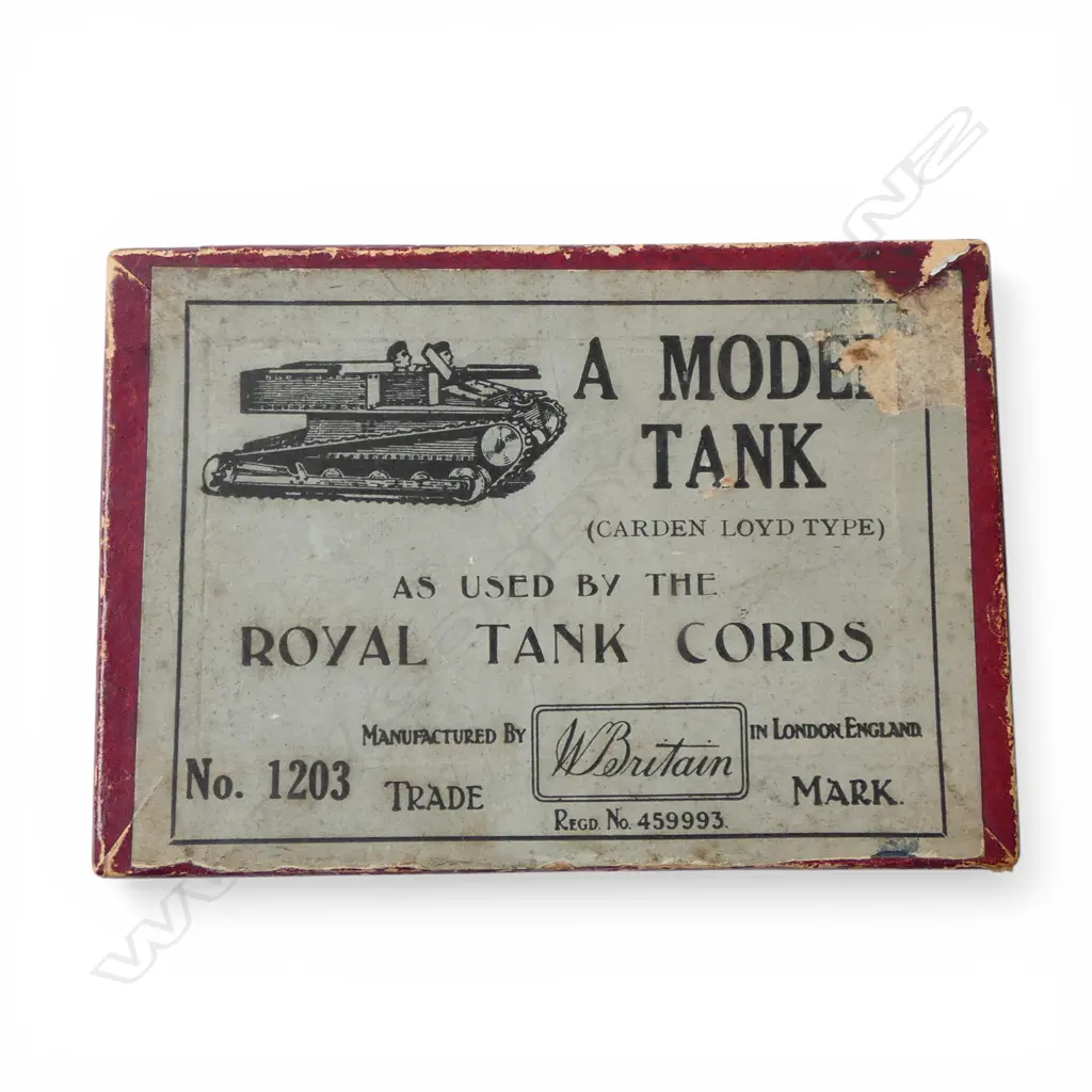 VINTAGE BRITAINS LEAD MODEL ROYAL TANK & OPERATORS  Image 1++