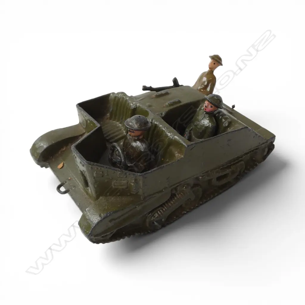 VINTAGE BRITAINS LEAD MODEL ROYAL TANK & OPERATORS  Image 1++