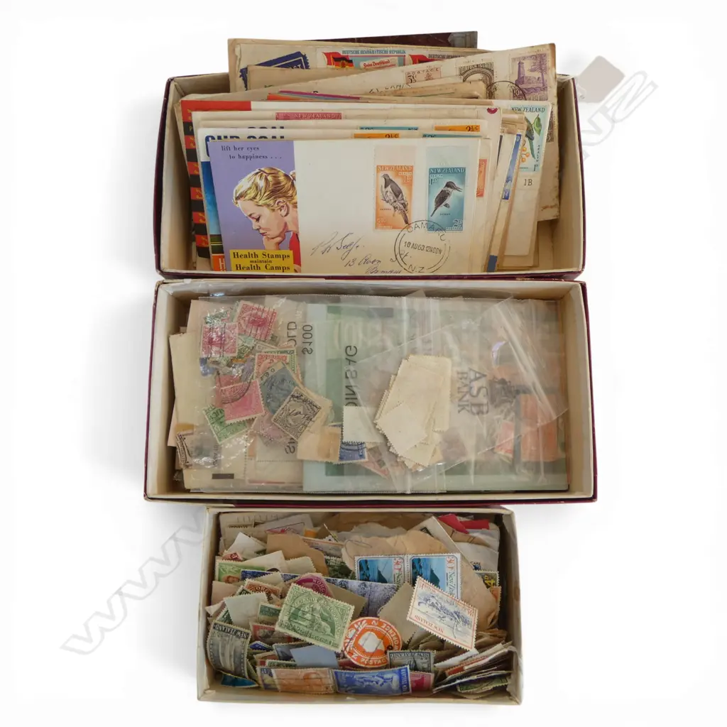 3 CHOCLATE BOXES UNMOUNTED STAMPS & FIRST DAY COVERS  Image 1++