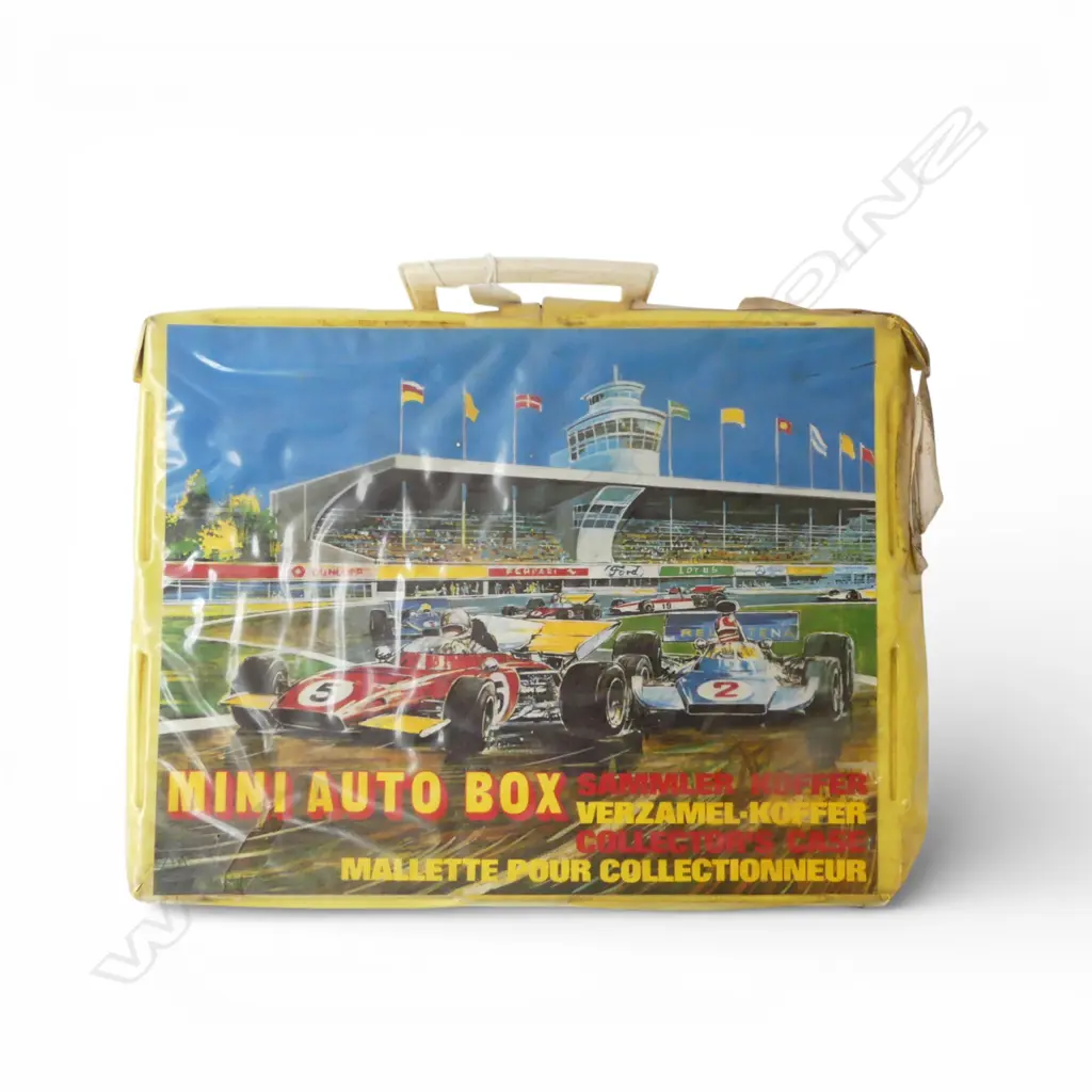Vintage 'Mini Auto Box' toy car carry case with collection of Matchbox cars & vehicles Image 1++