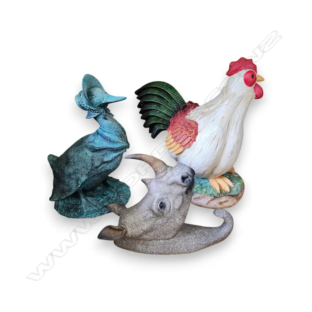 MADAME DUCK GARDEN ORNAMENT, ROOSTER AND RHINO-SHAPED WALL HANGER Image 1++