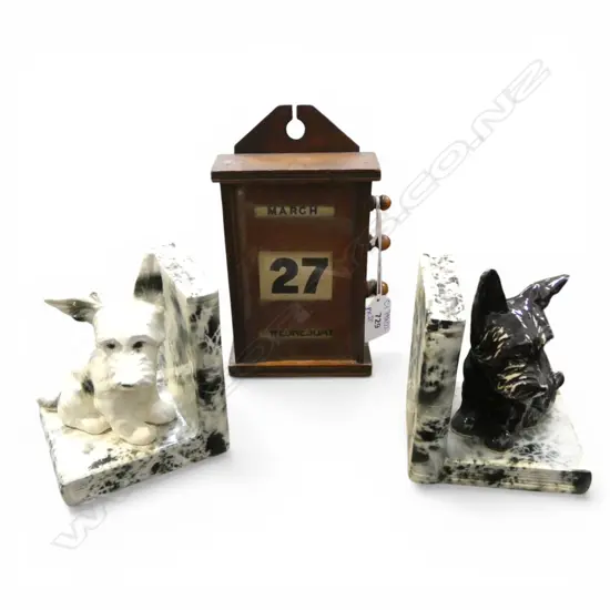 PR SCOTTIE DOG BOOK ENDS H.130mm ear repaired + WOODEN DESK CALENDAR H.190mm 
