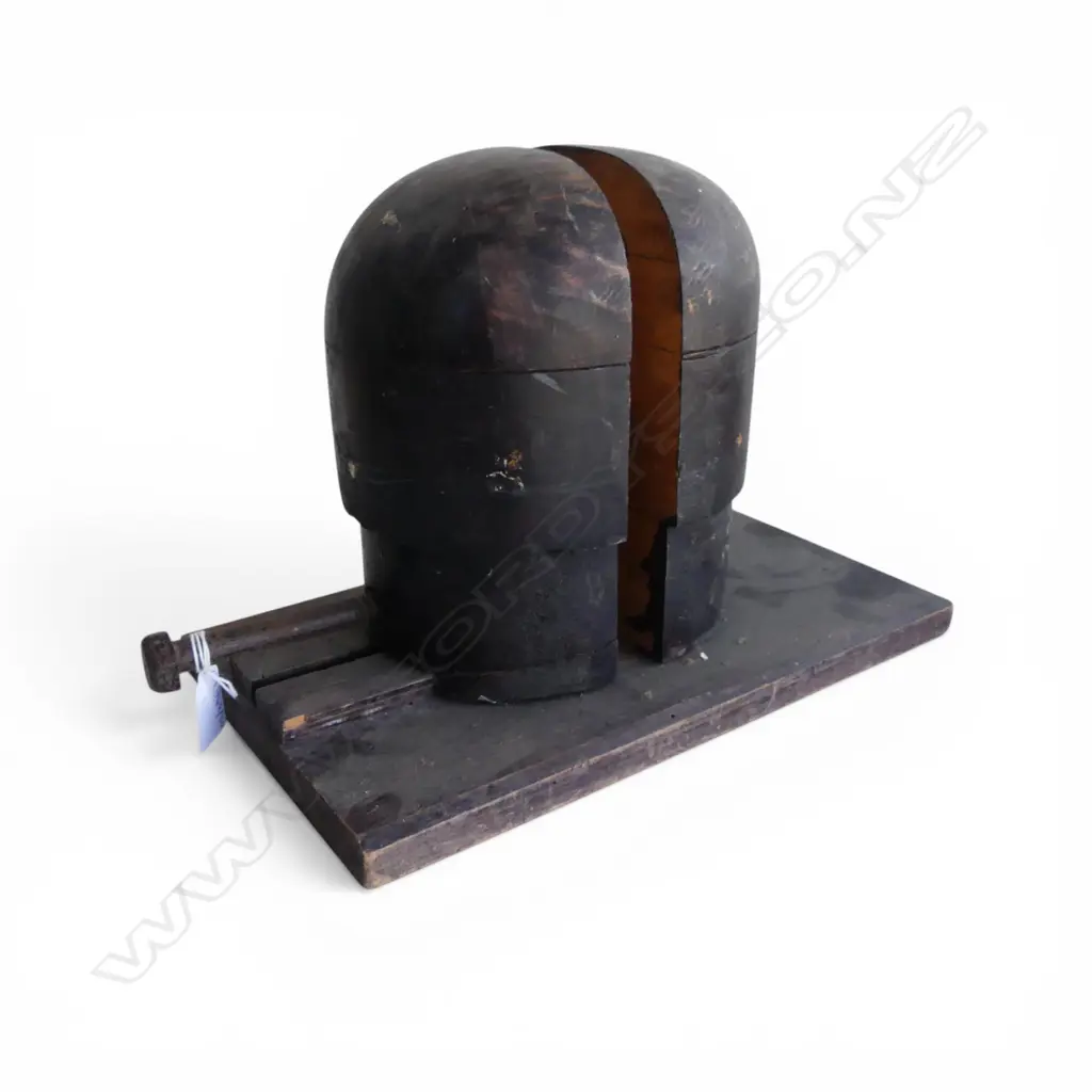 WOODEN HAT BLOCK 330x200x220mm Image 1++