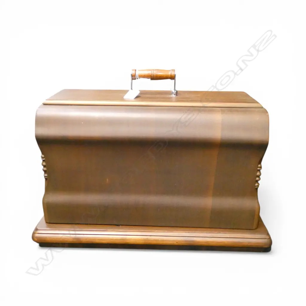 JONES 'FAMILY C.S. ENGLISH MADE' 1920'S? CRANK WIND SEWING MACHINE table top w mahogany case gd cond. Image 1++