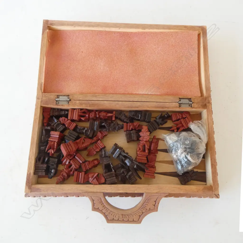 INDONESIAN WOODEN CHESS SET Image 1++