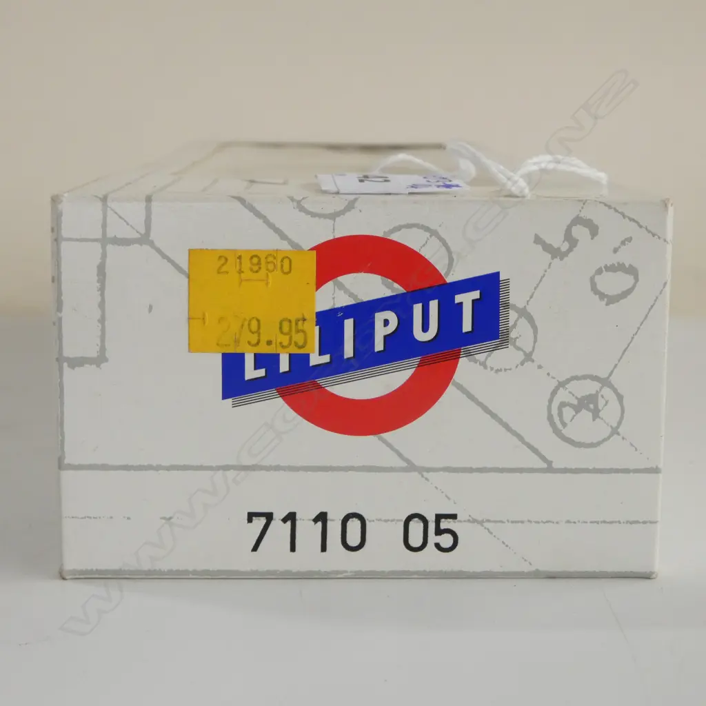 BOXED LILIPUT HO DB PASSENGER LOCOMOTIVE E 10 7110 05 Image 1++