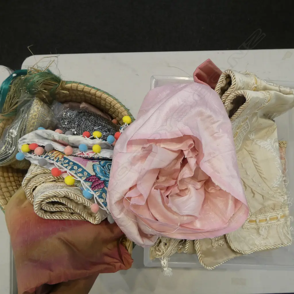 2 BOXES ASST. FABRICS & TRIMS Image 1++