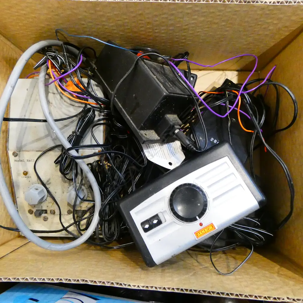 ASST. MODEL RAILWAY ELECTRONIC CONTROLS Image 1++
