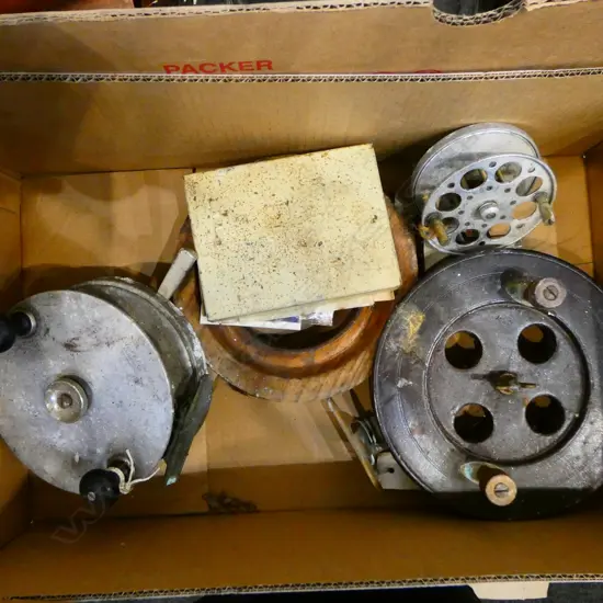 3 VINTAGE REELS, SPOOL & TACKLE
