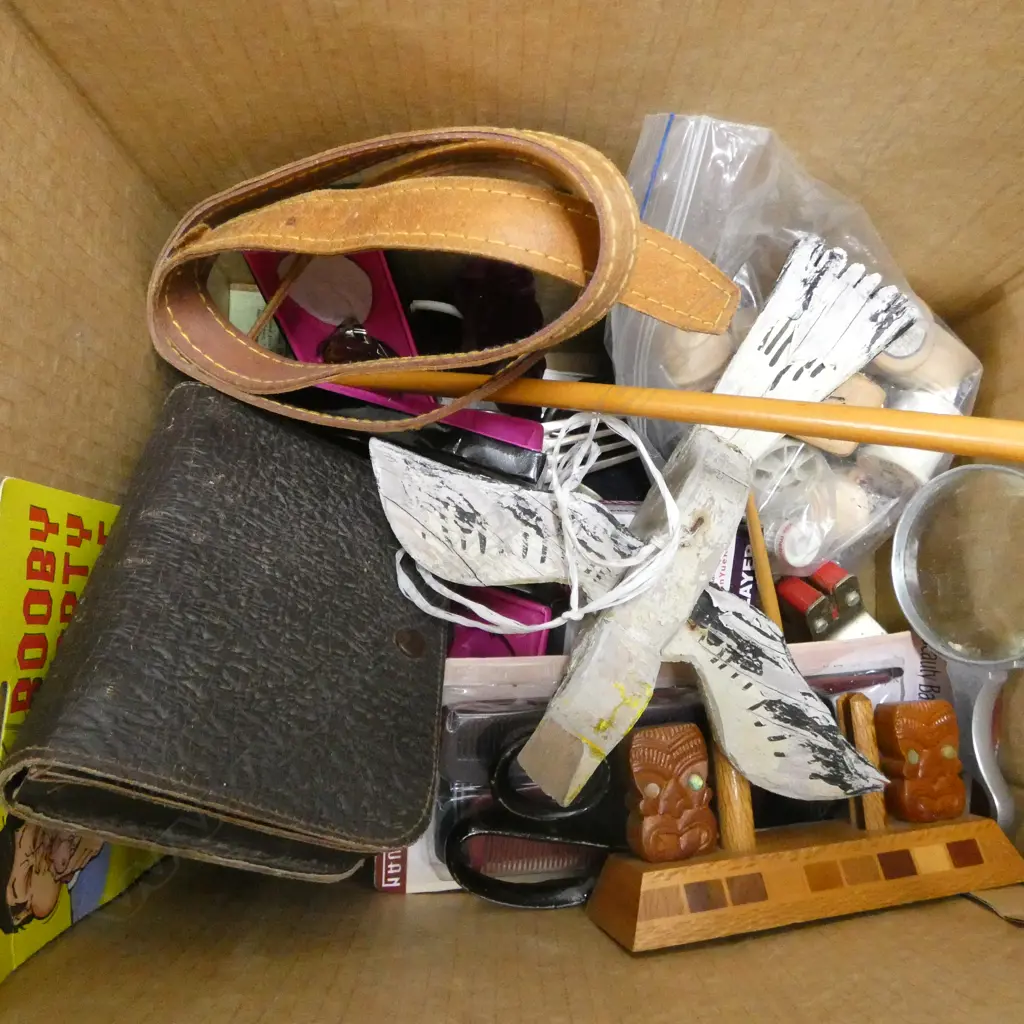 ASST; PHOTO FRAMES, ETC Image 1++