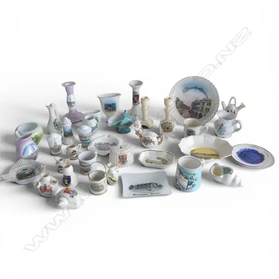ASST. SOUVENIR CHINA INCL. 11 NZ PCES