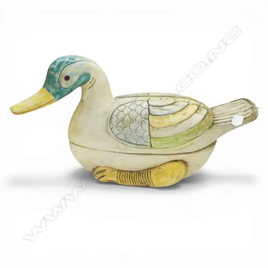 LRG VINTAGE WOODEN CARVED DUCK BOX HANDPAINTED EX. COPPERS CREEK VINEYARD, L.560mm, H.310mm