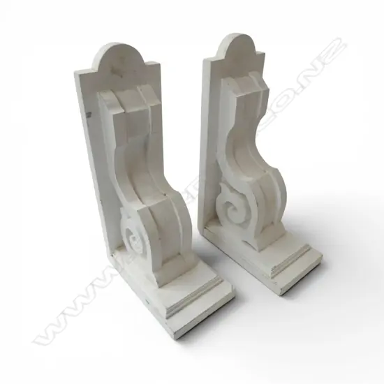 PR WHITE PAINTED WOODEN CORBELS H.350mm