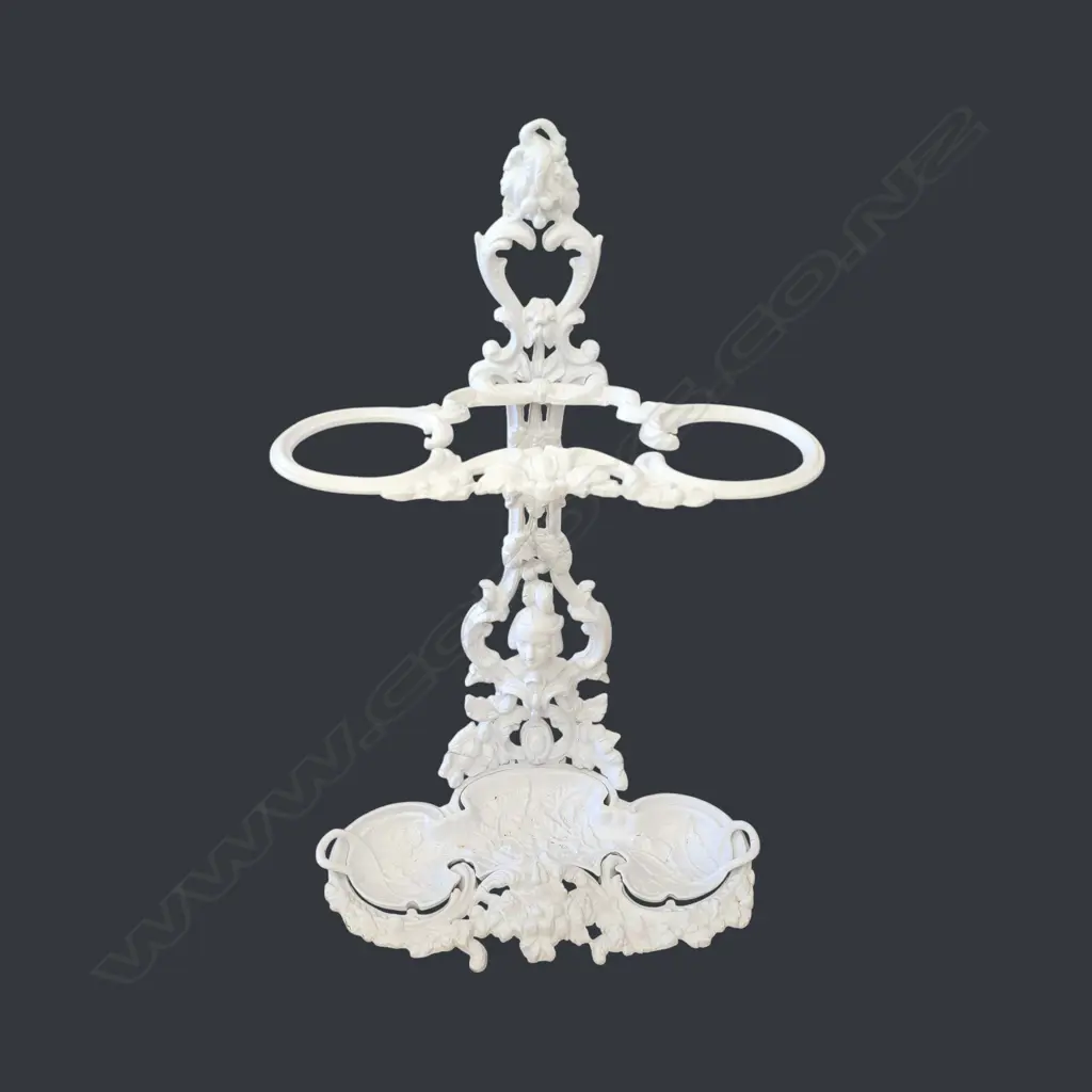 CAST METAL VICTORIAN-STYLE UMBRELLA STAND 750 x 450 mm Image 1++