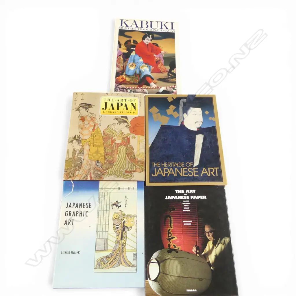 5 JAPANESE ART BOOKS Image 1++
