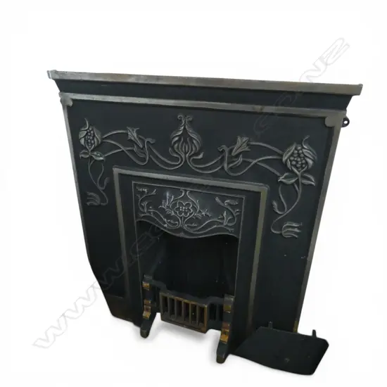 CAST IRON FIRE PLACE SURROUND w. ART NOUVEAU DESIGN  840x970mm