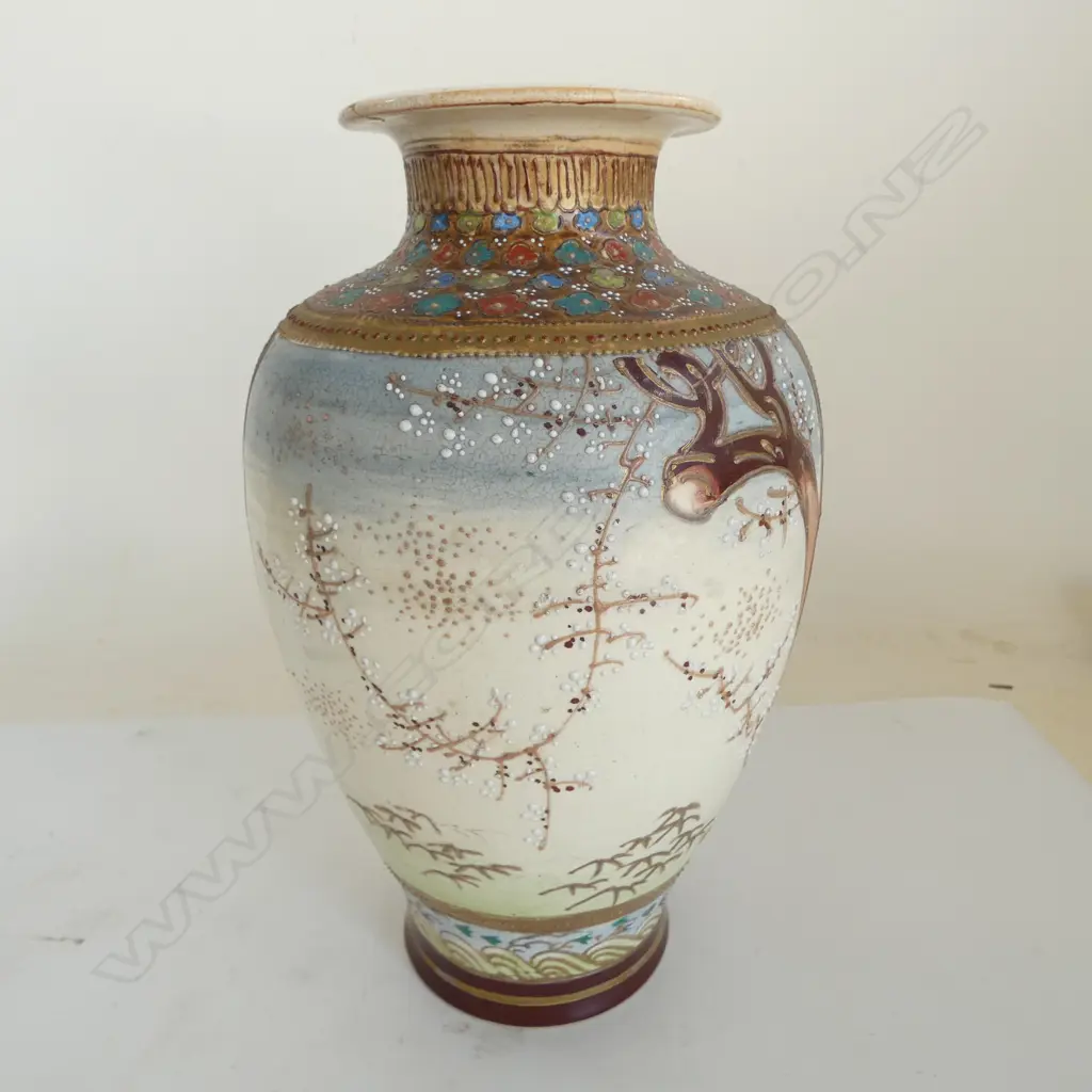 VINTAGE SATSUMA VASE small repair to rim H.270mm Image 1++