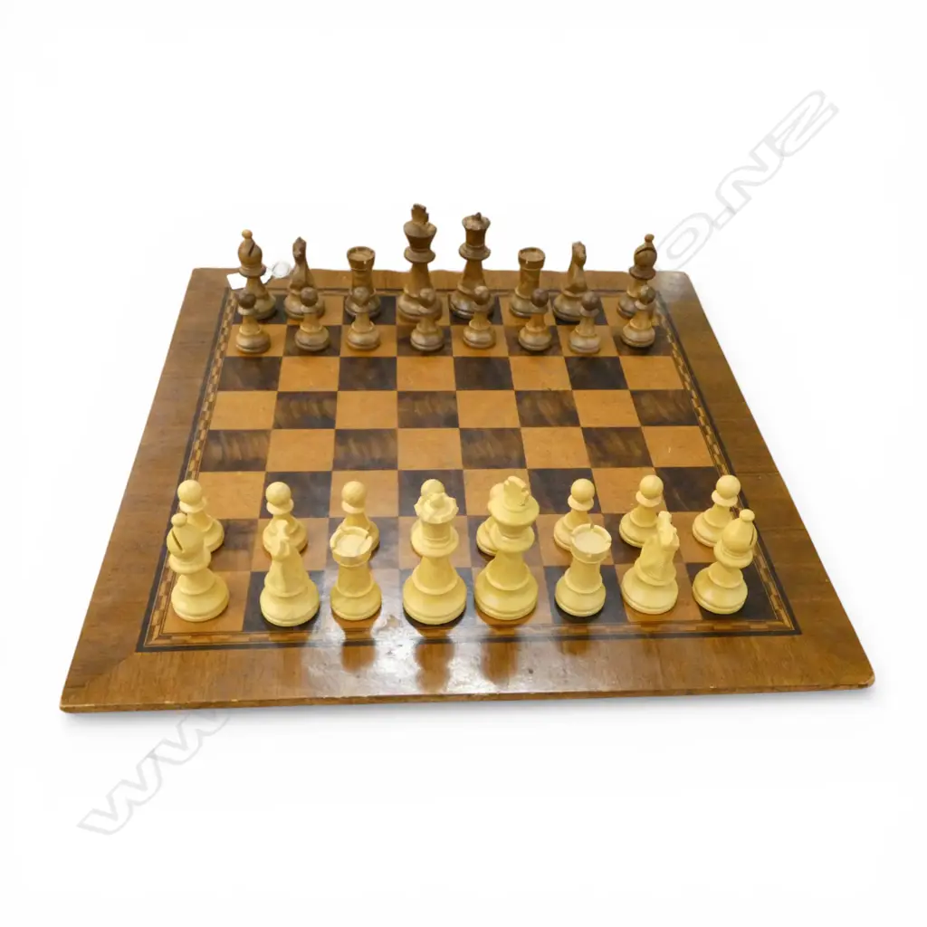 VINTAGE STAUNTON UK CHESS SET 32 PCS IN BOX w BOARD, L.450mm W.450mm Image 1++