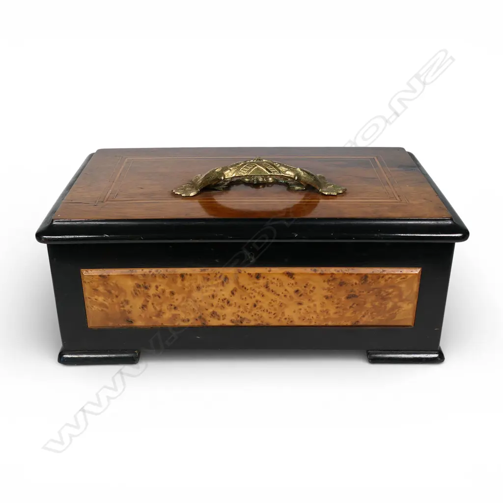 A quality 19thC French music box, Image 1++