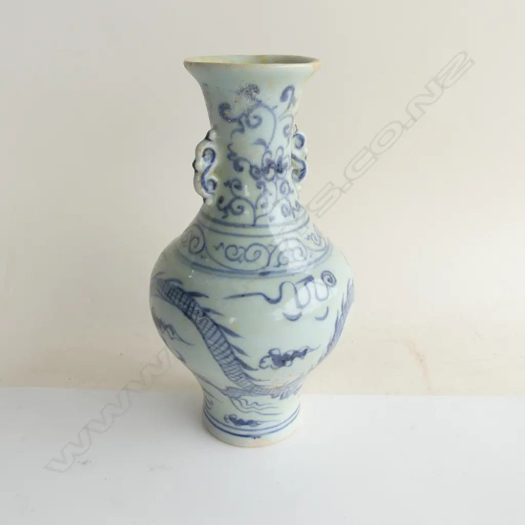 CHINESE B/W VASE H.210mm chip to rim Image 1++
