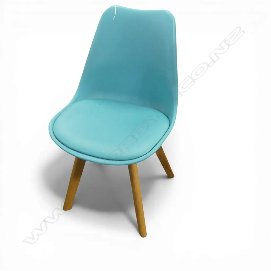 TURQUOISE VINYL CHAIR WITH WOODEN LEGS H.820mm Image 1++