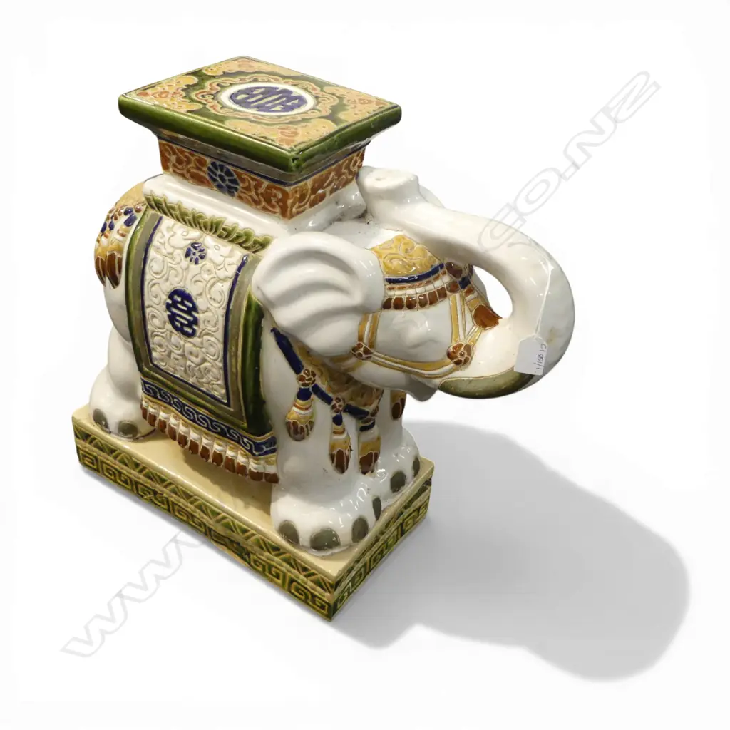 ELEPHANT STOOL H.525mm HAIRLINES Image 1++