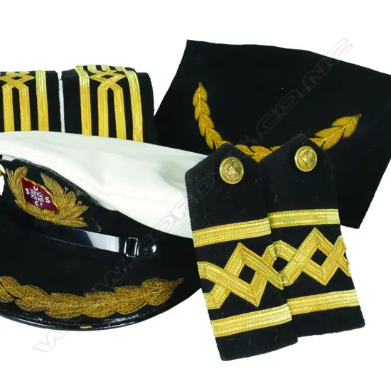 Union Shipping Co Master's peaked cap and uniform insignia