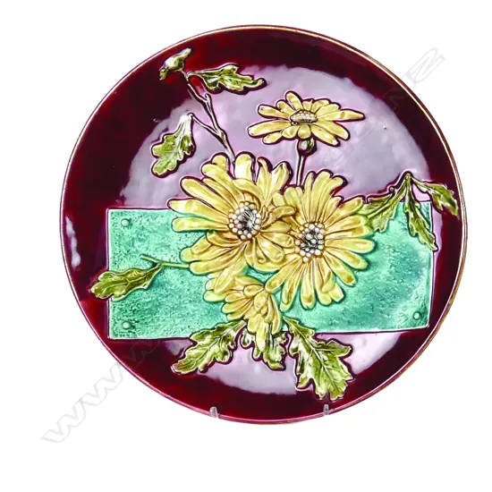 A c.1900 Schutz Majolica wall plate