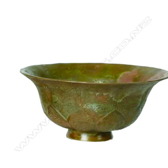 A Chinese bronze offering bowl