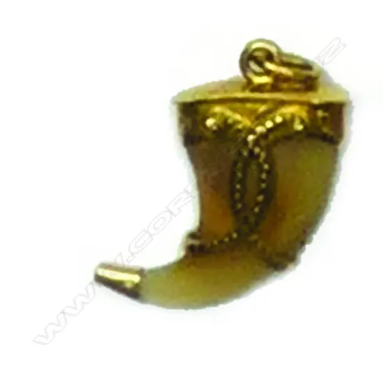 A Victorian 18ct gold set tiger claw pendant