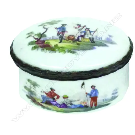 A 19thC Continental porcelain table snuff box